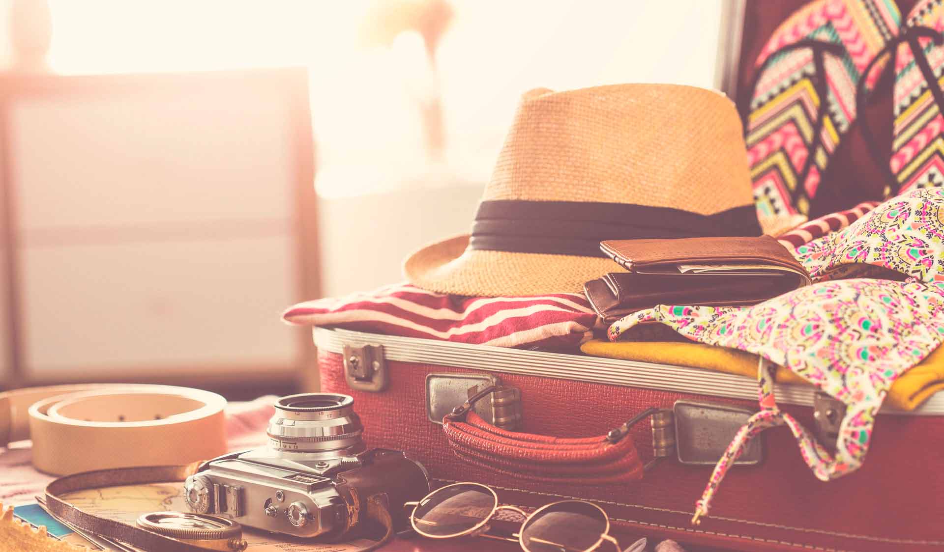 3 essentials before traveling to a new destination